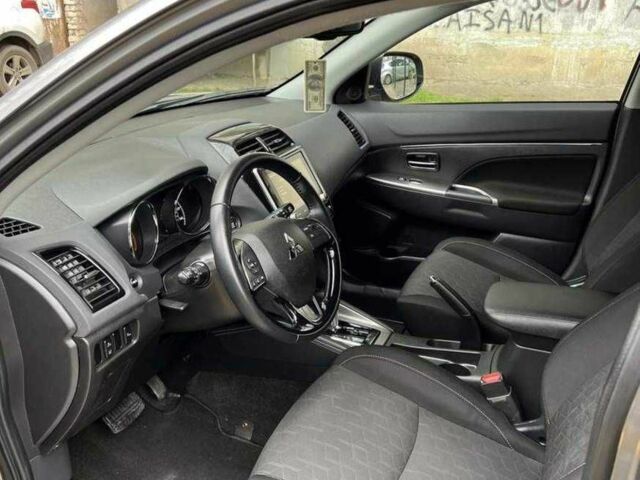 Серый Мицубиси Аутлендер, объемом двигателя 2 л и пробегом 49 тыс. км за 12600 $, фото 13 на Automoto.ua