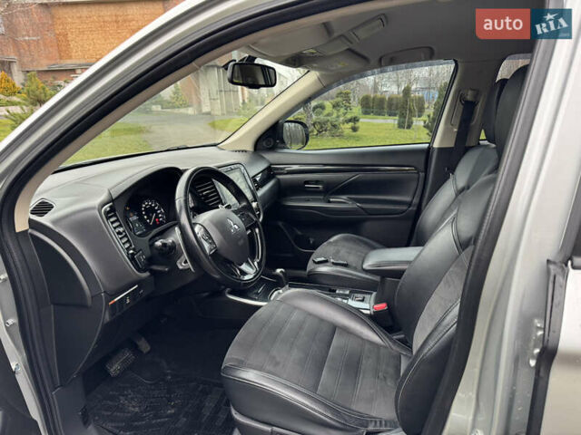 Серый Мицубиси Аутлендер, объемом двигателя 2.36 л и пробегом 142 тыс. км за 21500 $, фото 15 на Automoto.ua