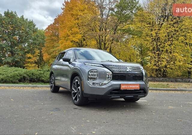 Сірий Міцубісі Аутлендер, об'ємом двигуна 2.49 л та пробігом 128 тис. км за 22700 $, фото 2 на Automoto.ua