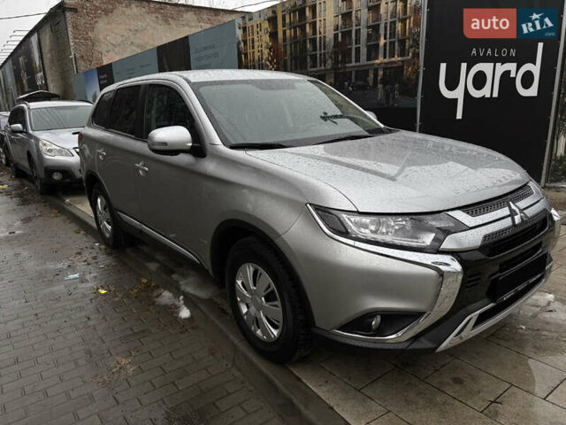 Сірий Міцубісі Аутлендер, об'ємом двигуна 2 л та пробігом 63 тис. км за 22500 $, фото 16 на Automoto.ua