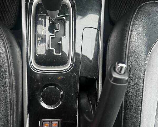 Серый Мицубиси Аутлендер, объемом двигателя 2 л и пробегом 122 тыс. км за 19988 $, фото 12 на Automoto.ua