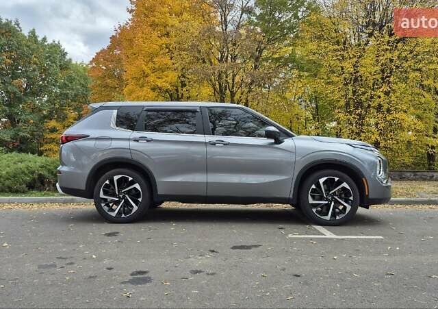 Сірий Міцубісі Аутлендер, об'ємом двигуна 2.49 л та пробігом 128 тис. км за 22700 $, фото 3 на Automoto.ua