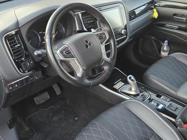 Серый Мицубиси Аутлендер, объемом двигателя 2.4 л и пробегом 97 тыс. км за 30500 $, фото 9 на Automoto.ua