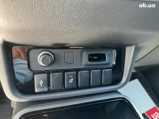 Серый Мицубиси Аутлендер, объемом двигателя 2 л и пробегом 58 тыс. км за 21790 $, фото 24 на Automoto.ua