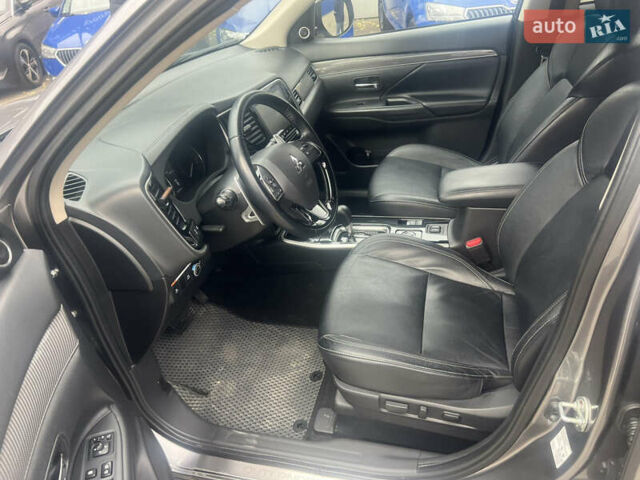 Серый Мицубиси Аутлендер, объемом двигателя 2.4 л и пробегом 99 тыс. км за 22900 $, фото 14 на Automoto.ua