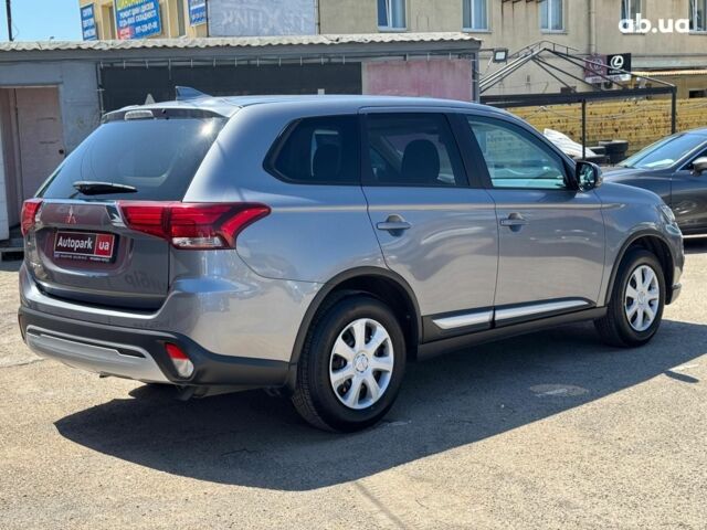 Серый Мицубиси Аутлендер, объемом двигателя 2 л и пробегом 58 тыс. км за 21790 $, фото 3 на Automoto.ua