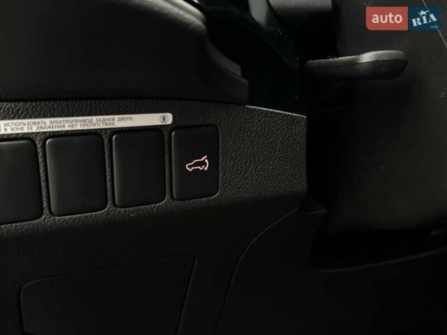 Серый Мицубиси Аутлендер, объемом двигателя 2 л и пробегом 122 тыс. км за 20990 $, фото 26 на Automoto.ua