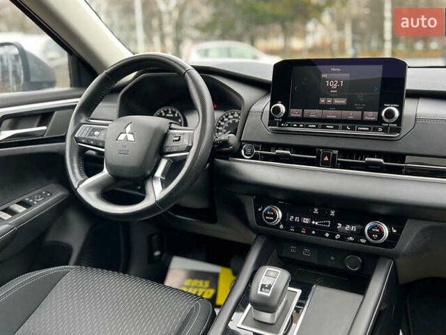 Серый Мицубиси Аутлендер, объемом двигателя 2.49 л и пробегом 46 тыс. км за 24500 $, фото 21 на Automoto.ua