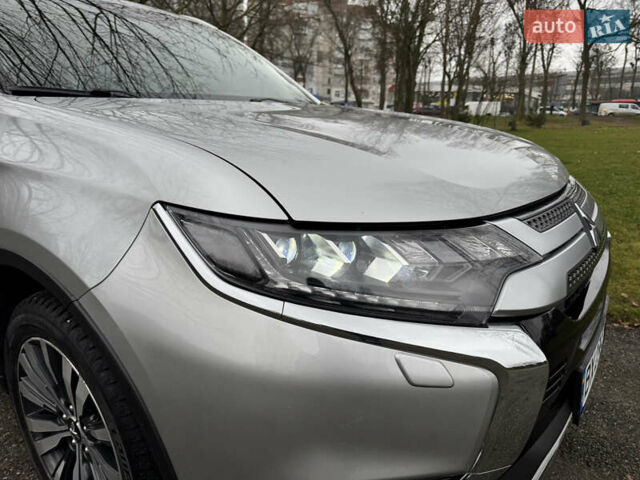 Серый Мицубиси Аутлендер, объемом двигателя 2.36 л и пробегом 142 тыс. км за 21500 $, фото 11 на Automoto.ua