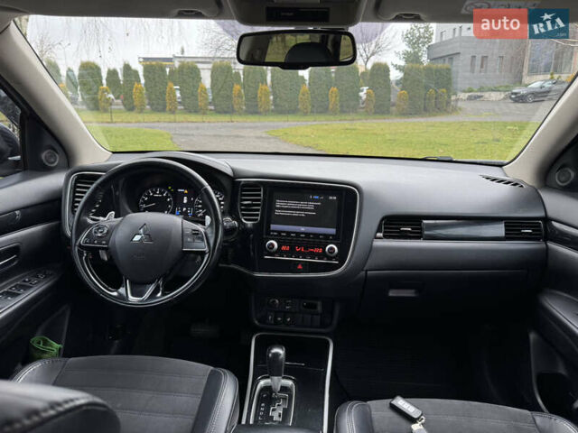 Серый Мицубиси Аутлендер, объемом двигателя 2.36 л и пробегом 142 тыс. км за 21500 $, фото 22 на Automoto.ua
