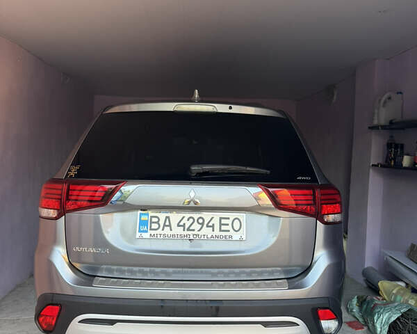 Сірий Міцубісі Аутлендер, об'ємом двигуна 2 л та пробігом 77 тис. км за 23000 $, фото 10 на Automoto.ua