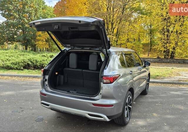 Сірий Міцубісі Аутлендер, об'ємом двигуна 2.49 л та пробігом 128 тис. км за 22700 $, фото 6 на Automoto.ua