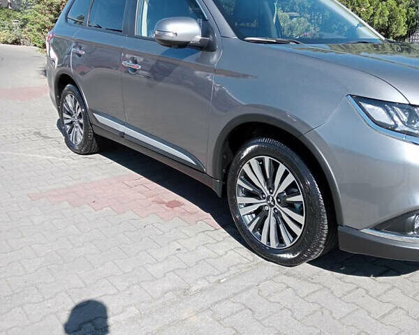 Сірий Міцубісі Аутлендер, об'ємом двигуна 2.4 л та пробігом 5 тис. км за 35000 $, фото 1 на Automoto.ua
