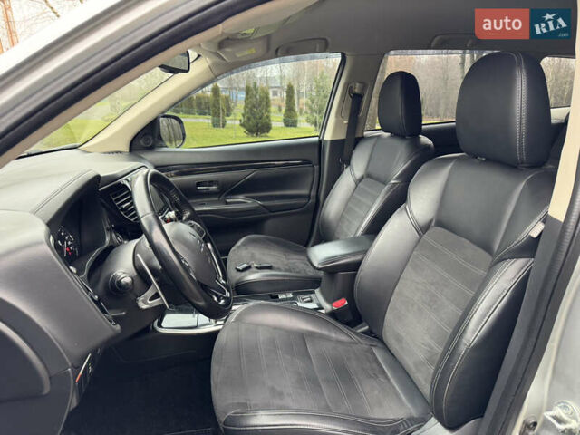 Серый Мицубиси Аутлендер, объемом двигателя 2.36 л и пробегом 142 тыс. км за 21500 $, фото 16 на Automoto.ua