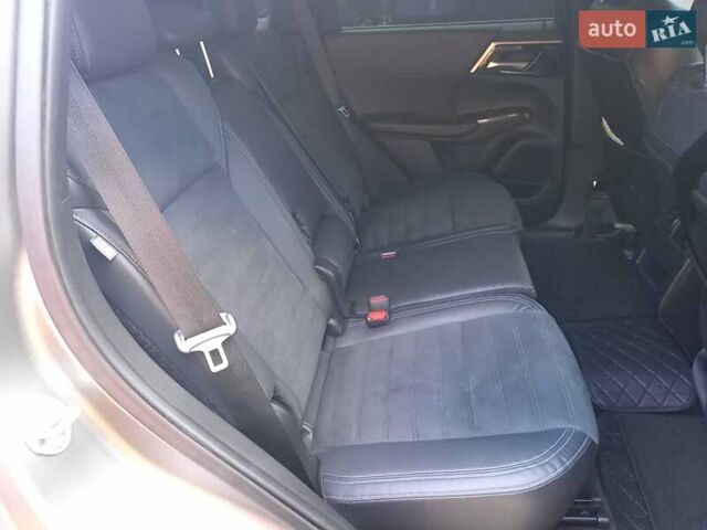 Сірий Міцубісі Аутлендер, об'ємом двигуна 2.5 л та пробігом 128 тис. км за 22000 $, фото 15 на Automoto.ua