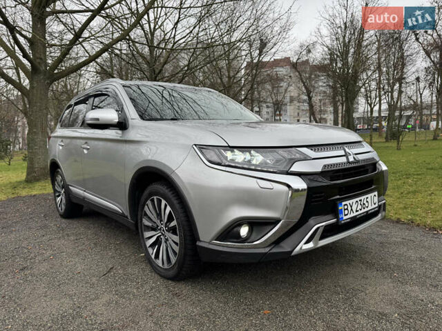 Серый Мицубиси Аутлендер, объемом двигателя 2.36 л и пробегом 142 тыс. км за 21500 $, фото 9 на Automoto.ua