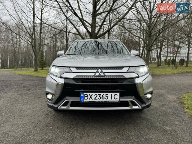 Серый Мицубиси Аутлендер, объемом двигателя 2.36 л и пробегом 142 тыс. км за 21500 $, фото 10 на Automoto.ua