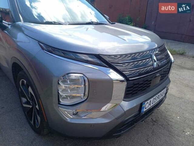 Сірий Міцубісі Аутлендер, об'ємом двигуна 2.5 л та пробігом 128 тис. км за 22500 $, фото 4 на Automoto.ua