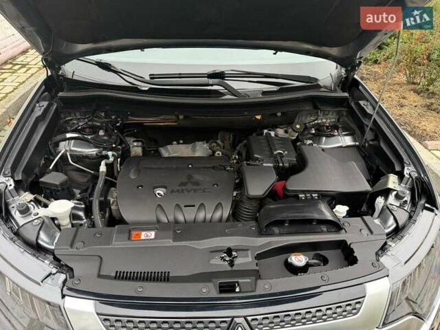 Сірий Міцубісі Аутлендер, об'ємом двигуна 2.36 л та пробігом 114 тис. км за 20000 $, фото 20 на Automoto.ua
