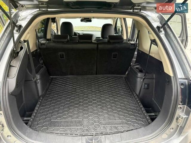 Сірий Міцубісі Аутлендер, об'ємом двигуна 2.36 л та пробігом 114 тис. км за 20000 $, фото 4 на Automoto.ua