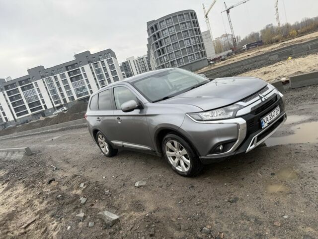 Сірий Міцубісі Аутлендер, об'ємом двигуна 2 л та пробігом 179 тис. км за 20000 $, фото 1 на Automoto.ua