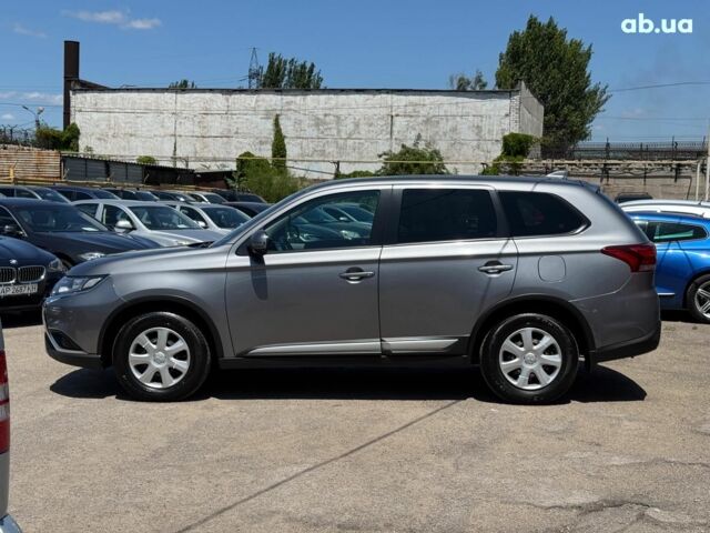 Серый Мицубиси Аутлендер, объемом двигателя 2 л и пробегом 58 тыс. км за 21790 $, фото 1 на Automoto.ua