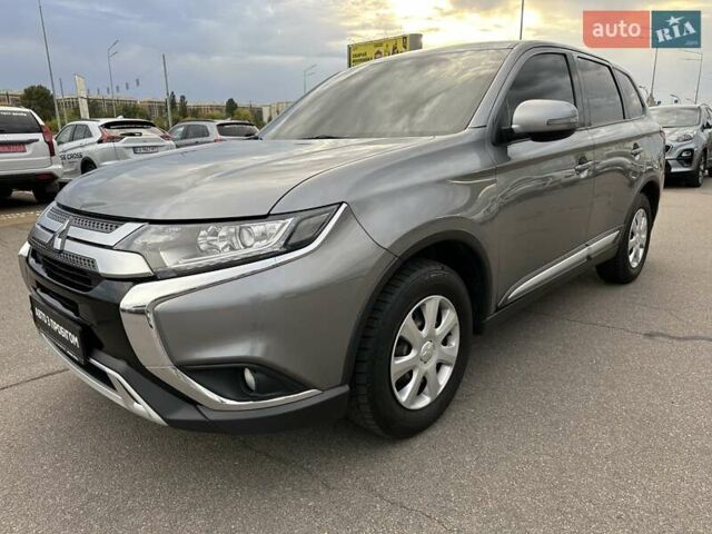 Мицубиси Аутлендер 2021 в Киеве на Automoto.ua Серый Мицубиси Аутлендер, объемом двигателя 2 л и пробегом 132 тыс. км за 18500 $, фото 3 на Automoto.ua