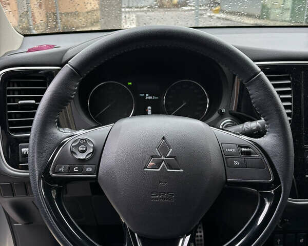 Сірий Міцубісі Аутлендер, об'ємом двигуна 2 л та пробігом 63 тис. км за 22500 $, фото 8 на Automoto.ua