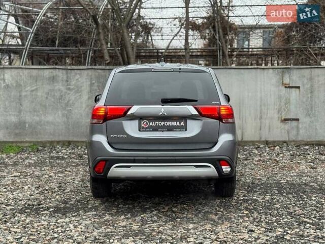 Серый Мицубиси Аутлендер, объемом двигателя 2 л и пробегом 122 тыс. км за 20990 $, фото 8 на Automoto.ua