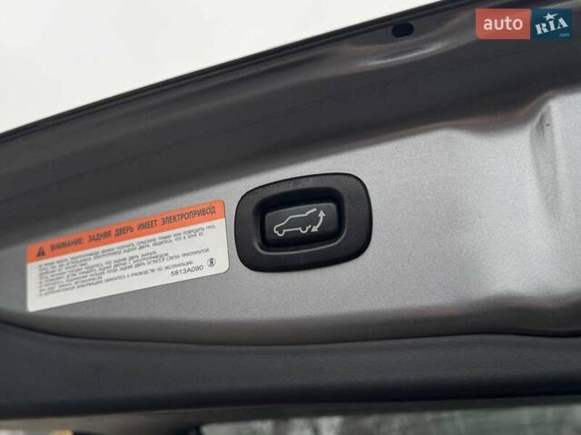 Серый Мицубиси Аутлендер, объемом двигателя 2 л и пробегом 122 тыс. км за 20990 $, фото 31 на Automoto.ua