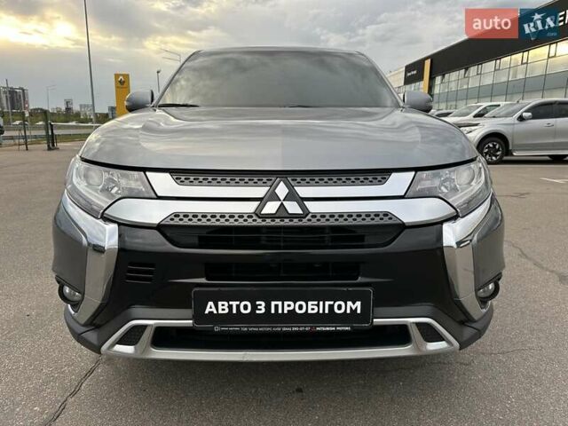 Мицубиси Аутлендер 2021 в Киеве на Automoto.ua Серый Мицубиси Аутлендер, объемом двигателя 2 л и пробегом 132 тыс. км за 18500 $, фото 2 на Automoto.ua