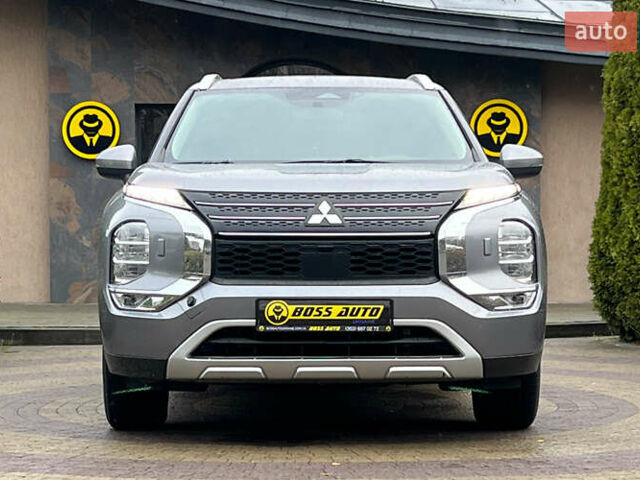 Серый Мицубиси Аутлендер, объемом двигателя 2.49 л и пробегом 46 тыс. км за 24500 $, фото 1 на Automoto.ua