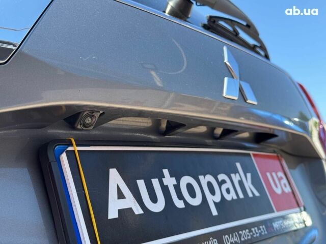 Серый Мицубиси Аутлендер, объемом двигателя 2 л и пробегом 58 тыс. км за 21790 $, фото 10 на Automoto.ua