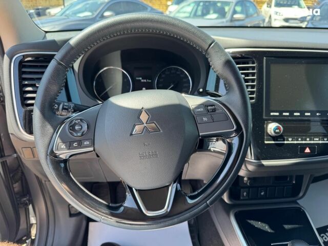 Серый Мицубиси Аутлендер, объемом двигателя 2 л и пробегом 58 тыс. км за 21790 $, фото 19 на Automoto.ua