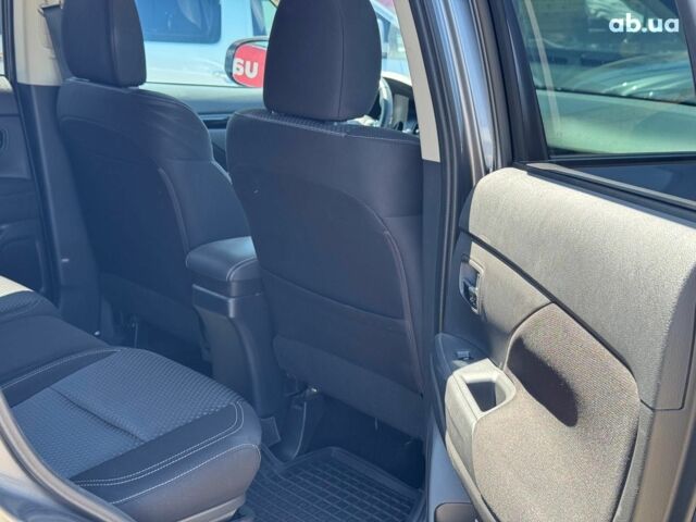 Серый Мицубиси Аутлендер, объемом двигателя 2 л и пробегом 58 тыс. км за 21790 $, фото 13 на Automoto.ua