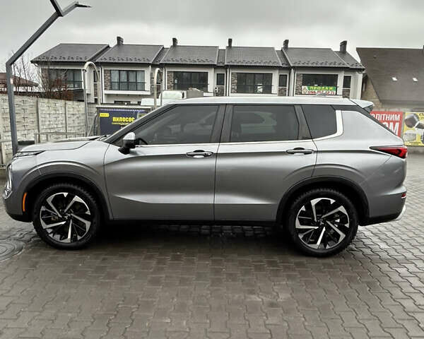 Сірий Міцубісі Аутлендер, об'ємом двигуна 2.49 л та пробігом 50 тис. км за 26500 $, фото 2 на Automoto.ua