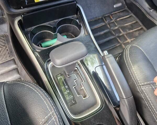 Серый Мицубиси Аутлендер, объемом двигателя 2 л и пробегом 150 тыс. км за 19000 $, фото 8 на Automoto.ua