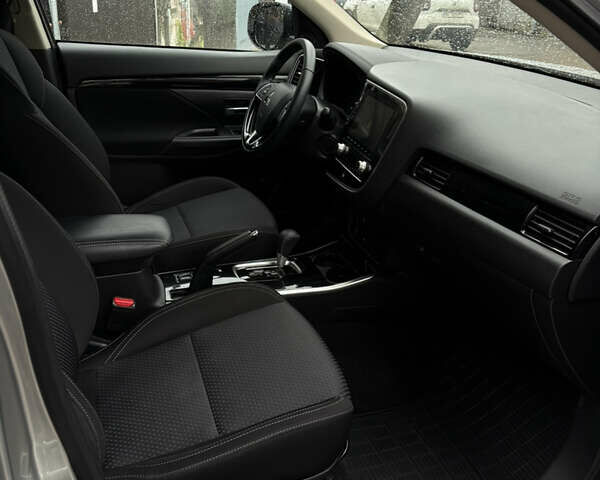 Сірий Міцубісі Аутлендер, об'ємом двигуна 2 л та пробігом 63 тис. км за 22500 $, фото 22 на Automoto.ua