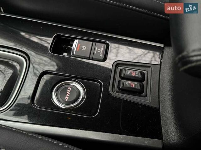 Серый Мицубиси Аутлендер, объемом двигателя 2 л и пробегом 122 тыс. км за 20990 $, фото 20 на Automoto.ua