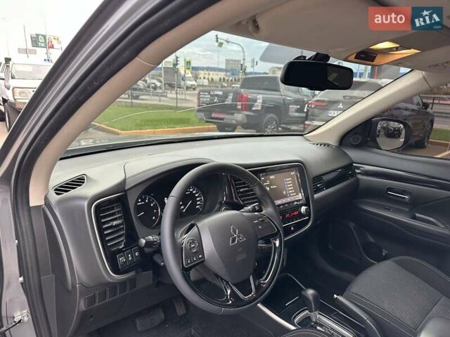 Мицубиси Аутлендер 2021 в Киеве на Automoto.ua Серый Мицубиси Аутлендер, объемом двигателя 2 л и пробегом 132 тыс. км за 18500 $, фото 15 на Automoto.ua