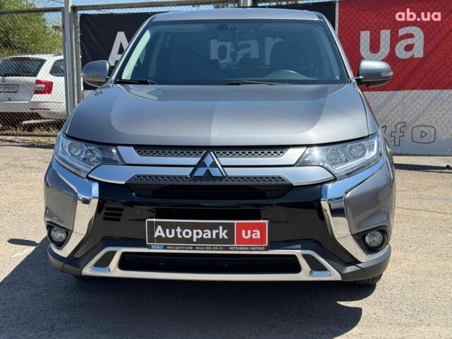 Серый Мицубиси Аутлендер, объемом двигателя 2 л и пробегом 58 тыс. км за 21790 $, фото 6 на Automoto.ua