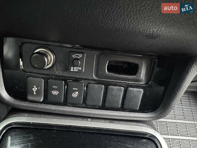 Серый Мицубиси Аутлендер, объемом двигателя 2.36 л и пробегом 142 тыс. км за 21500 $, фото 26 на Automoto.ua