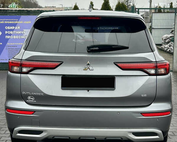 Сірий Міцубісі Аутлендер, об'ємом двигуна 2.49 л та пробігом 50 тис. км за 26500 $, фото 6 на Automoto.ua