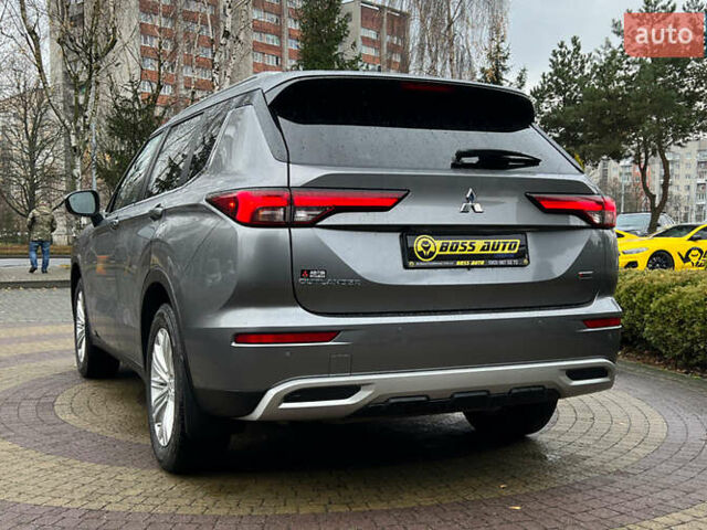 Серый Мицубиси Аутлендер, объемом двигателя 2.49 л и пробегом 46 тыс. км за 24500 $, фото 4 на Automoto.ua