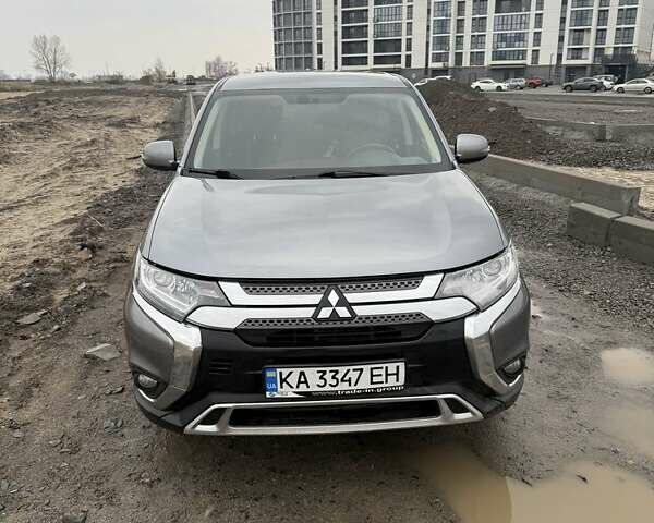 Серый Мицубиси Аутлендер, объемом двигателя 2 л и пробегом 179 тыс. км за 20000 $, фото 5 на Automoto.ua