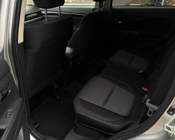 Сірий Міцубісі Аутлендер, об'ємом двигуна 2 л та пробігом 63 тис. км за 22500 $, фото 9 на Automoto.ua