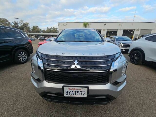 Серый Мицубиси Аутлендер, объемом двигателя 0 л и пробегом 56 тыс. км за 22000 $, фото 1 на Automoto.ua