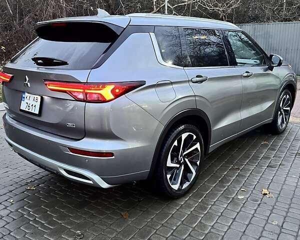 Серый Мицубиси Аутлендер, объемом двигателя 2.49 л и пробегом 64 тыс. км за 23200 $, фото 4 на Automoto.ua