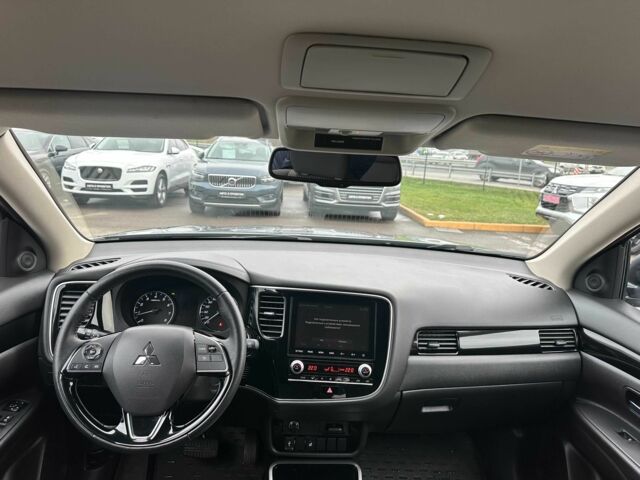 Сірий Міцубісі Аутлендер, об'ємом двигуна 2 л та пробігом 46 тис. км за 20900 $, фото 14 на Automoto.ua