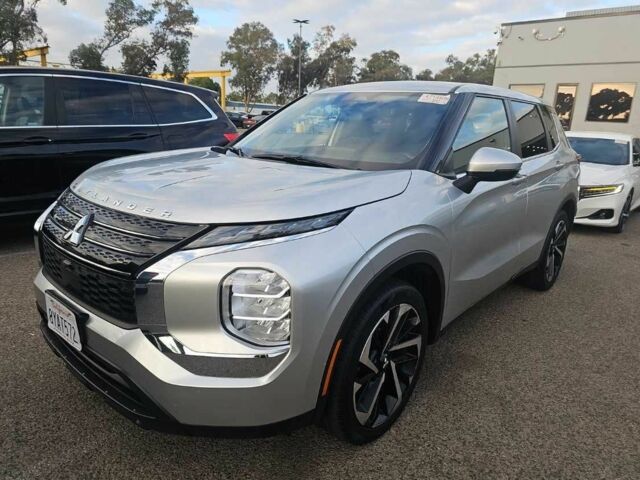 Серый Мицубиси Аутлендер, объемом двигателя 0 л и пробегом 56 тыс. км за 22000 $, фото 2 на Automoto.ua